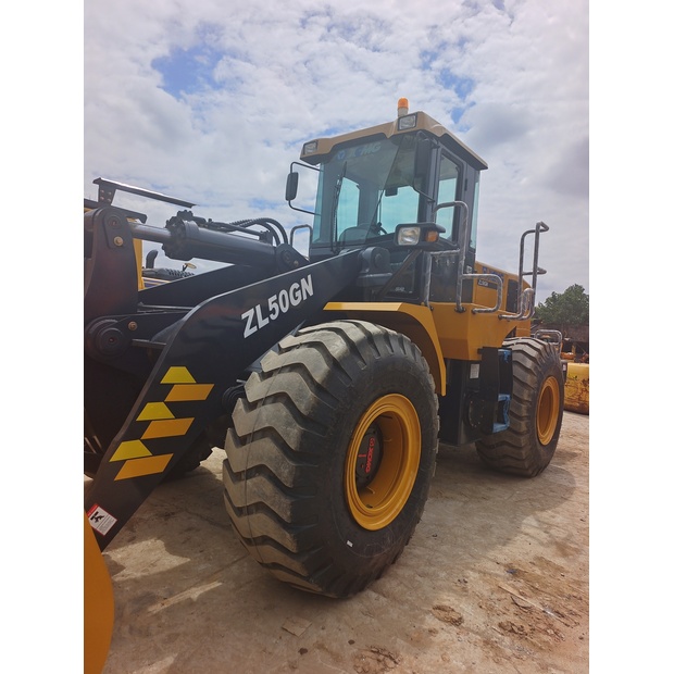 2024 اكس سي ام جي ZL50GN-46406687