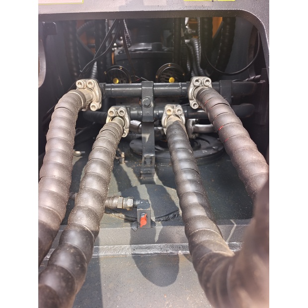 2025 هيونداي 225LC-9T-46406699