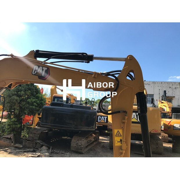 2022 كاتربيلر 305.5E2-46406784