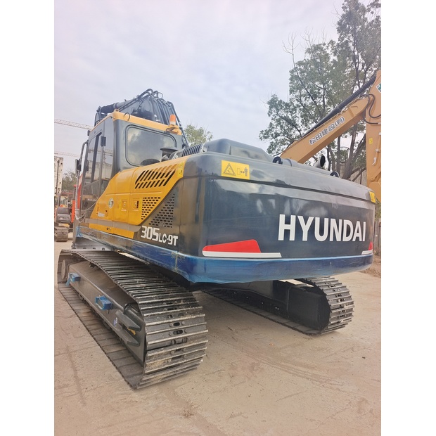 2024 Hyundai 305LC-9T-46406871