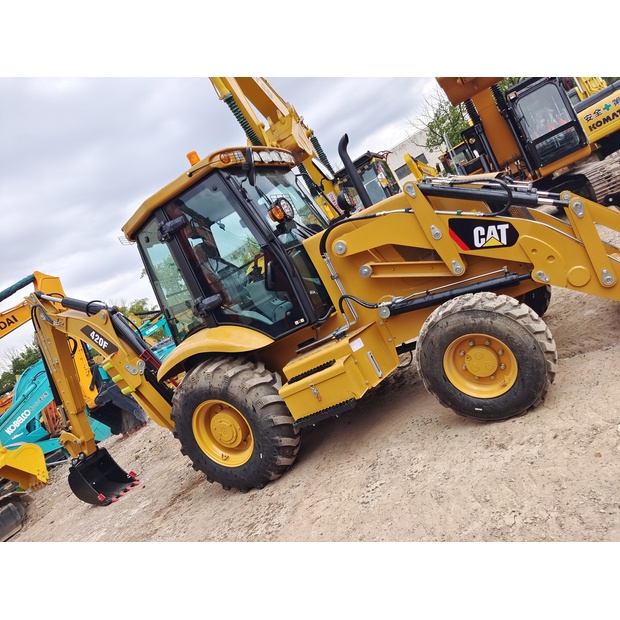 2025 كاتربيلر 420F2-46407004