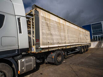 صورة ل مقطورات 2000 سامرو S338