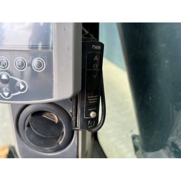 2017 كاتربيلر 352F-46408185