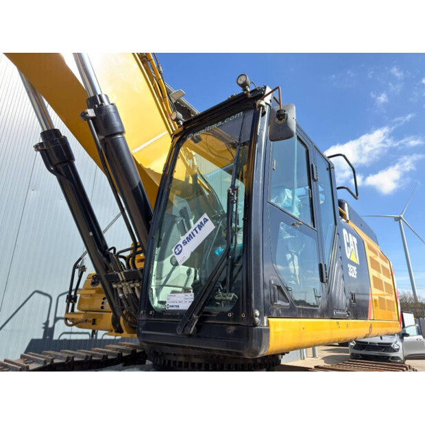 2017 Caterpillar 352F-46408205