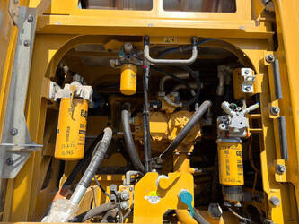 2017-caterpillar-352f-1439170-46408231