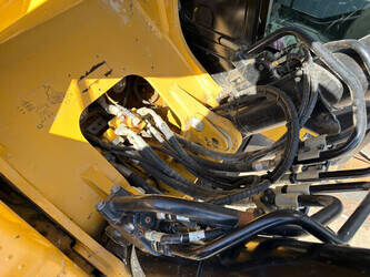 2017-caterpillar-352f-1439170-46408234