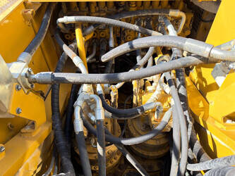 2017-caterpillar-352f-1439170-46408236