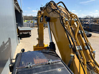 2017-caterpillar-352f-1439170-46408241