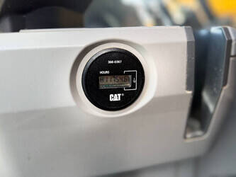 2017-caterpillar-352f-1439170-46408252