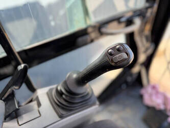 2017-caterpillar-352f-1439170-46408253