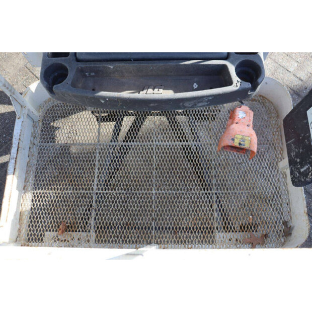 2015 JLG E450AJ-46409308