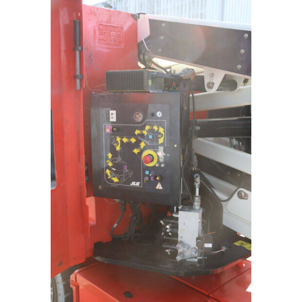 2015 JLG E450AJ-46409319