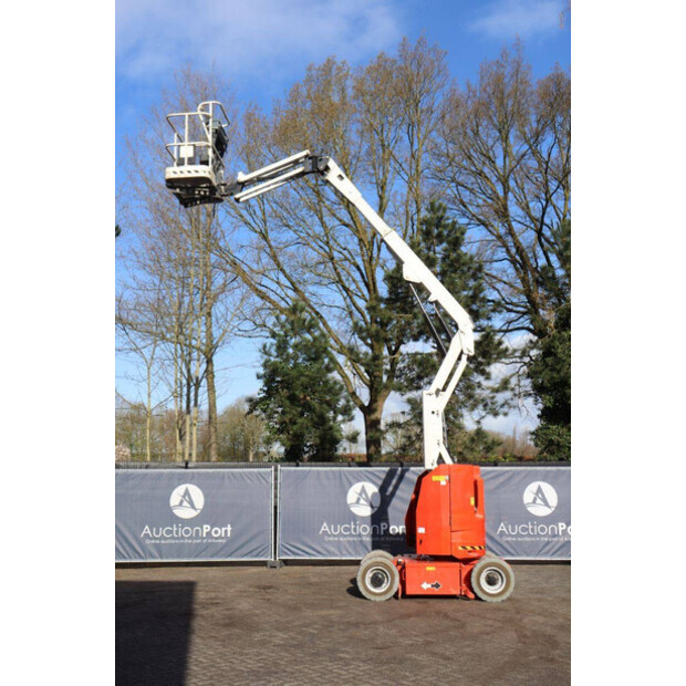 2015 JLG E450AJ-46409322