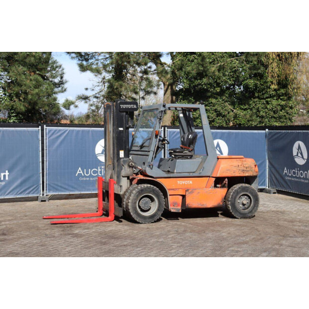 2005 Toyota D70-46409502