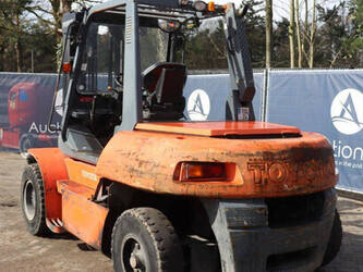 2005-toyota-d70-46409505