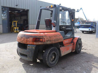 2005-toyota-d70-46409507