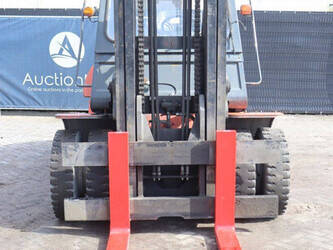 2005-toyota-d70-46409509