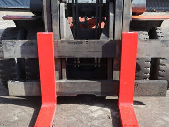 2005-toyota-d70-46409513