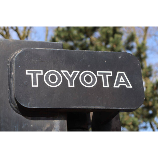 2005 Toyota D70-46409514