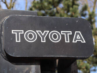 2005-toyota-d70-46409514