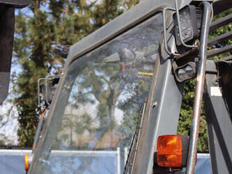 2005-toyota-d70-46409515