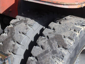 2005-toyota-d70-46409518