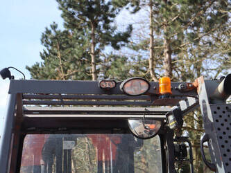 2005-toyota-d70-46409520