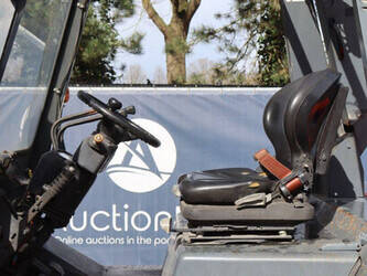 2005-toyota-d70-46409523