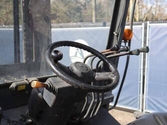 2005-toyota-d70-46409525