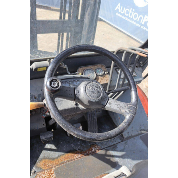 2005 Toyota D70-46409527