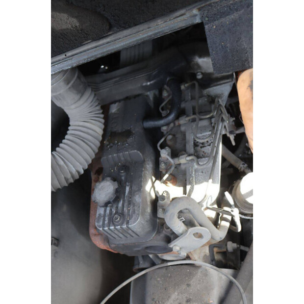 2005 Toyota D70-46409536