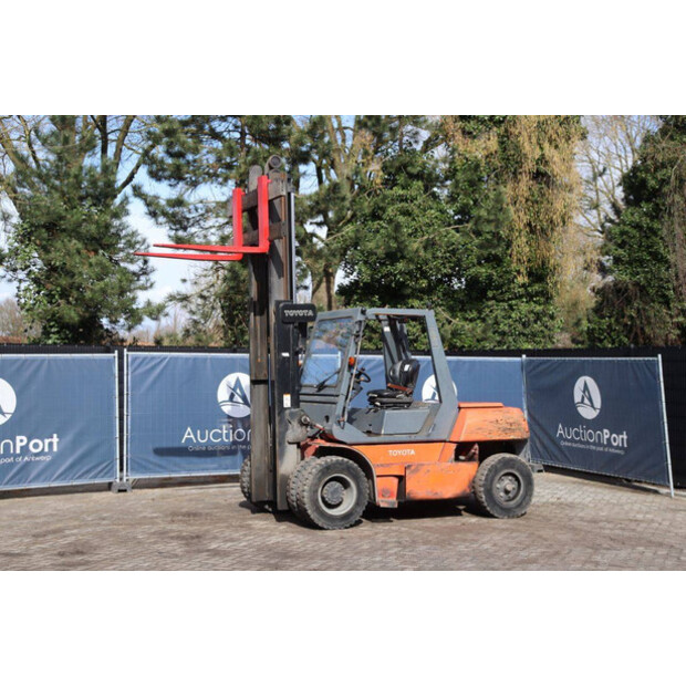 2005 Toyota D70-46409539