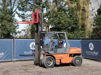 2005-toyota-d70-46409539