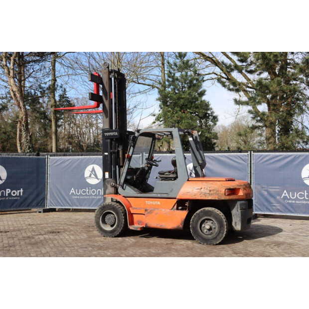 2005 Toyota D70-46409541