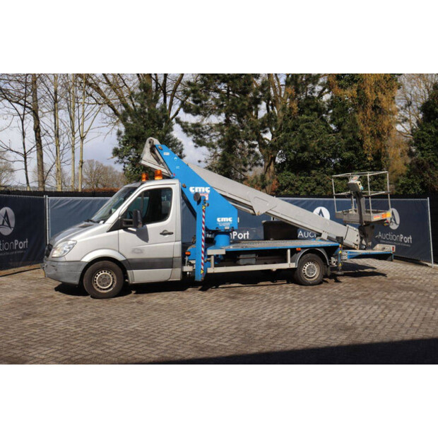 2013 Mercedes-Benz SPRINTER-46409577