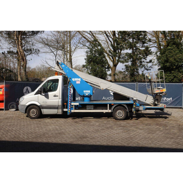 2013 Mercedes-Benz SPRINTER-46409578