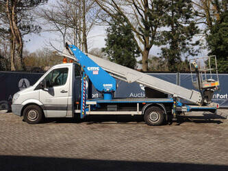 2013-mercedes-benz-sprinter-1439204-46409578