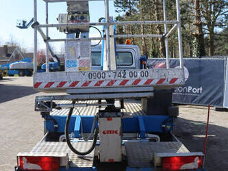 2013-mercedes-benz-sprinter-1439204-46409581