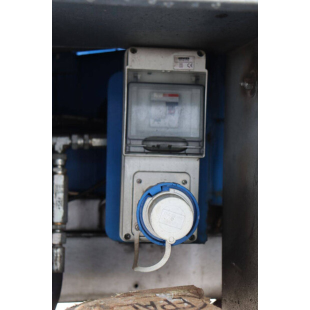 2013 Mercedes-Benz SPRINTER-46409603