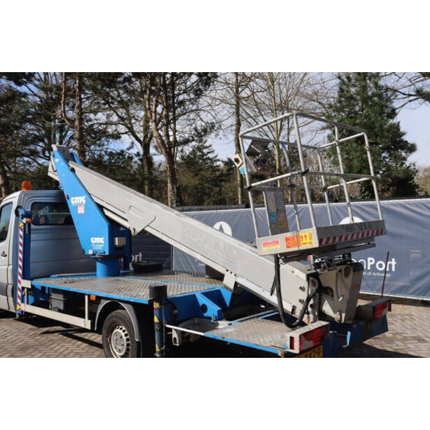 2013 Mercedes-Benz SPRINTER-46409604