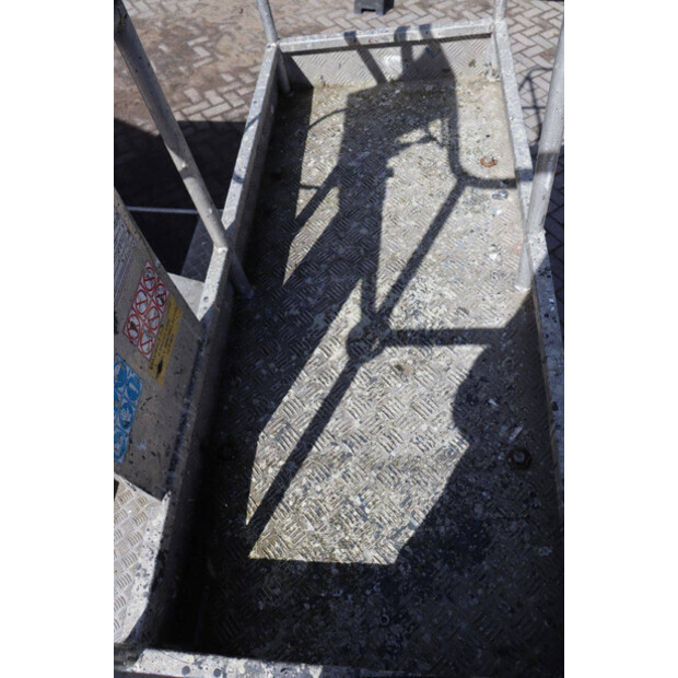 2013 Mercedes-Benz SPRINTER-46409609