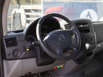 2013-mercedes-benz-sprinter-1439204-46409620