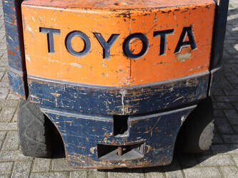 2000-toyota-4fb20-1439207-46409713