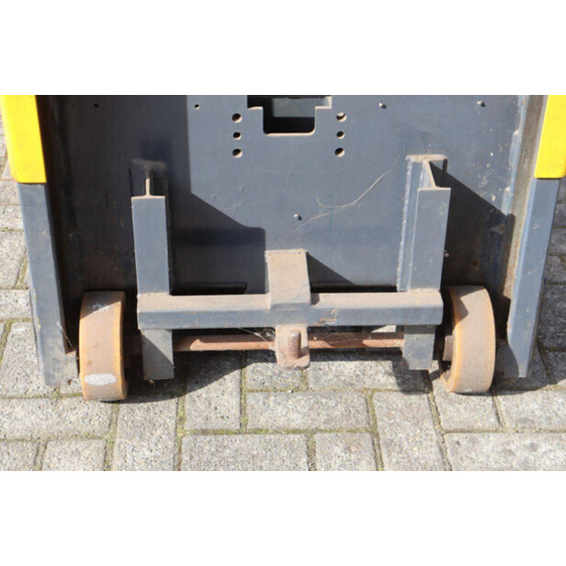 2006 Jungheinrich ECE 220-46409740