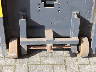 2006-jungheinrich-ece-220-1439208-46409740