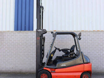 2003-linde-e30-02-1439214-46409950