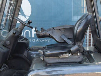 2013-linde-e25-01-1439217-46410027