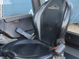 2013-linde-e25-01-1439217-46410028