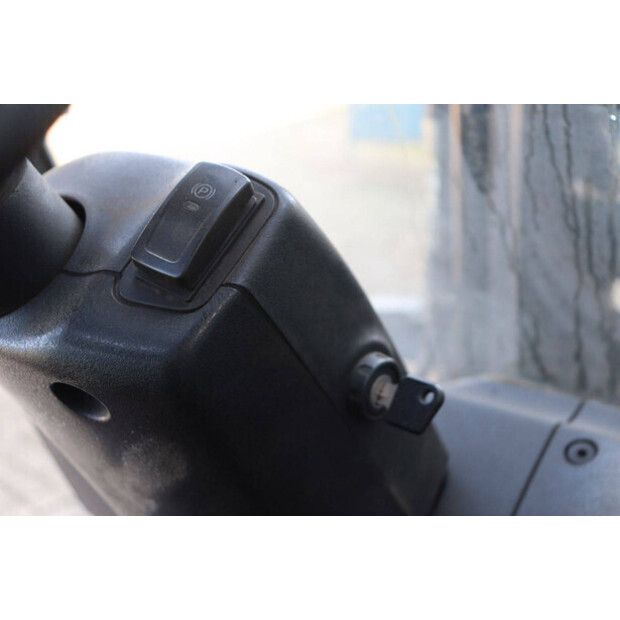 2013 Linde E25-01-46410032