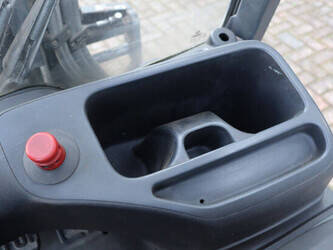 2013-linde-e25-01-1439217-46410033